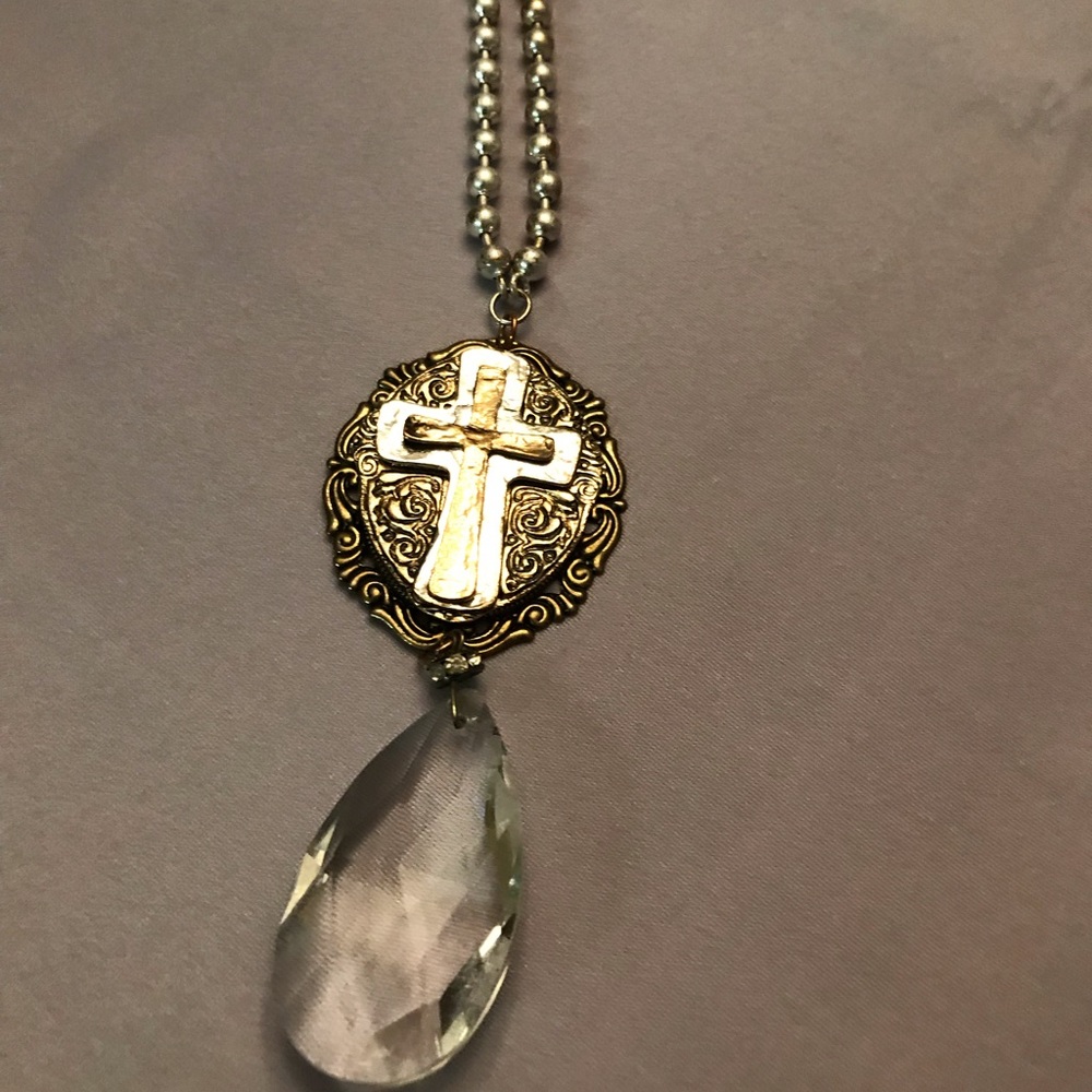 Cross/crystal 18” necklace.